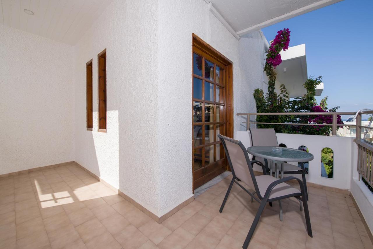 Varouxakis Hotel Platanias  Bagian luar foto