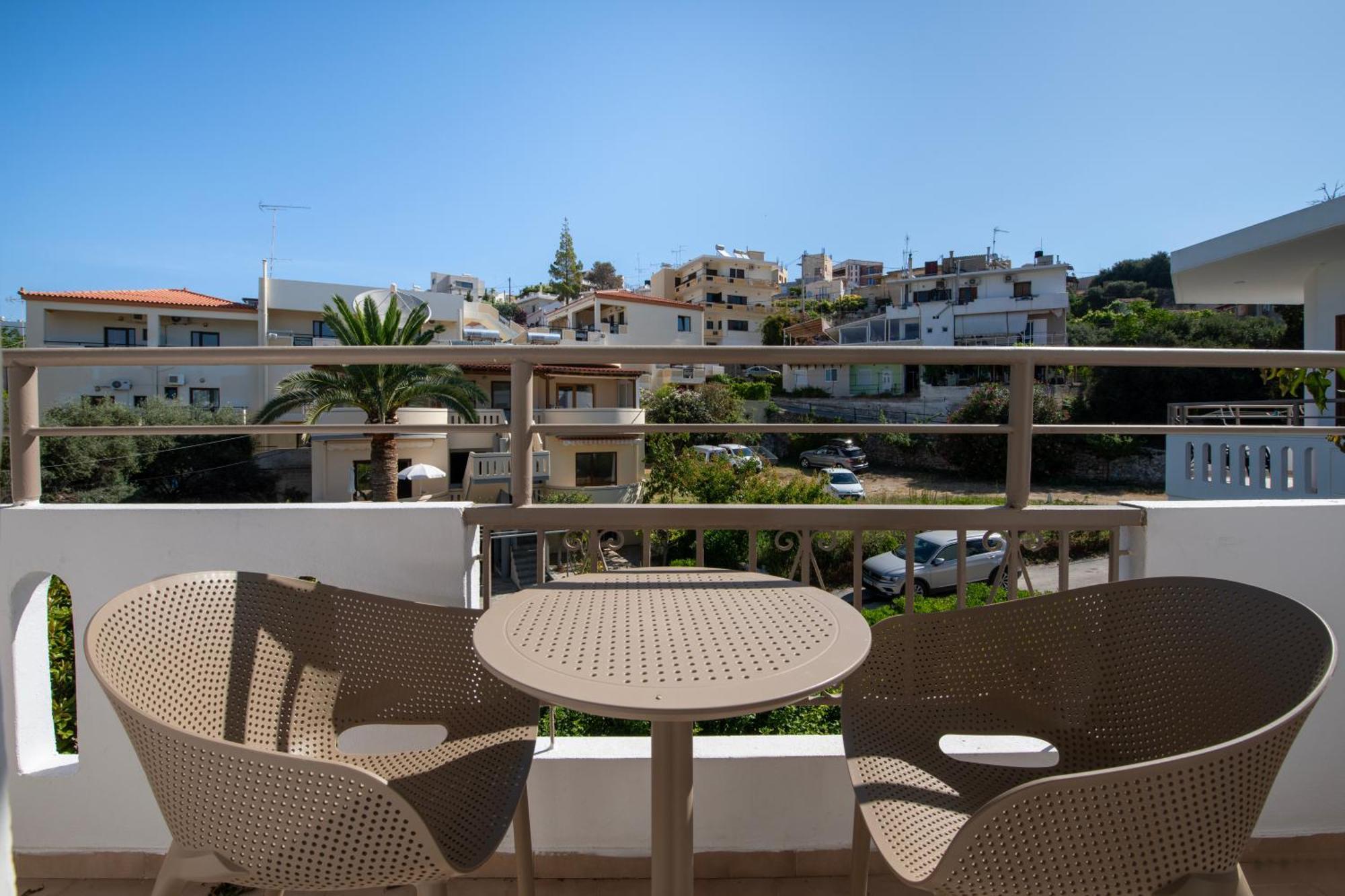 Varouxakis Hotel Platanias  Bagian luar foto